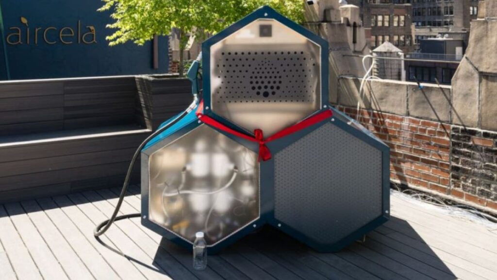 1 compact machine turns air into ready to use gasoline
