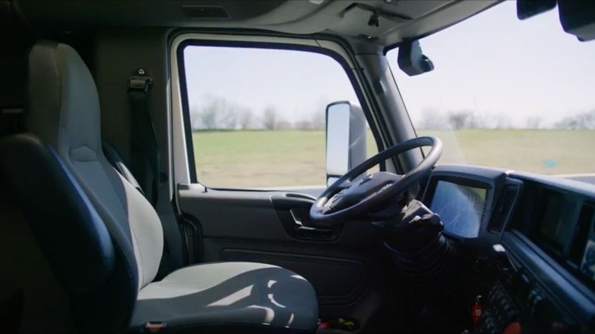 AI-powered self-driving software is disrupting the trucking industry 3 self-driving truck 2