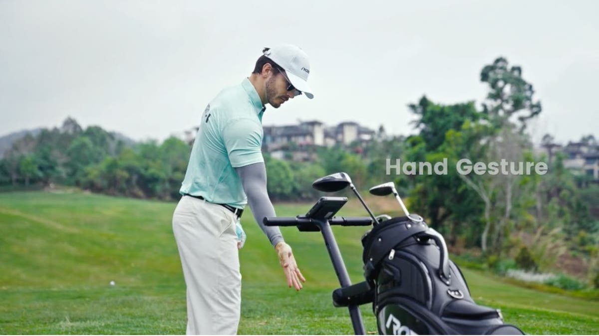 Effortless golf with AI smart caddie that follows you 4 ai caddie 3
