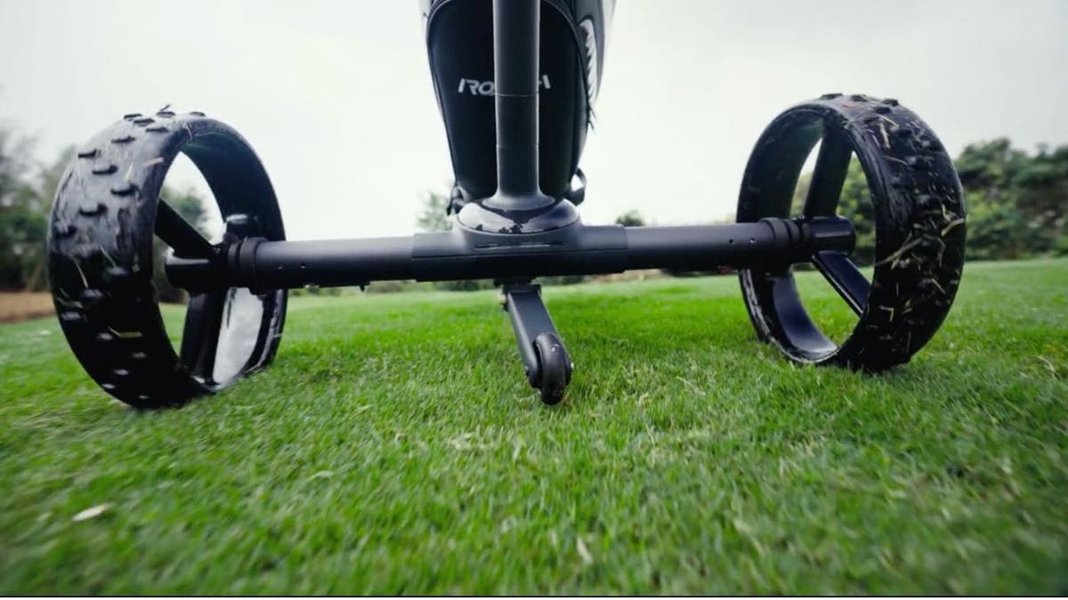 Effortless golf with AI smart caddie that follows you 7 AI caddie 6