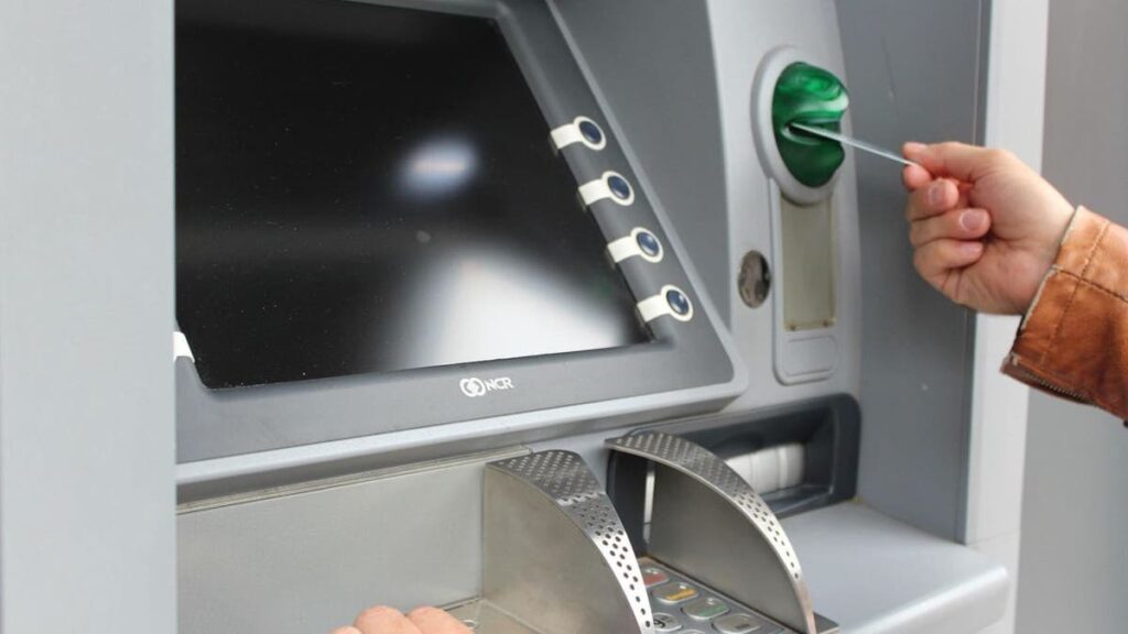1 atm jugging scam on the rise as thieves target victims