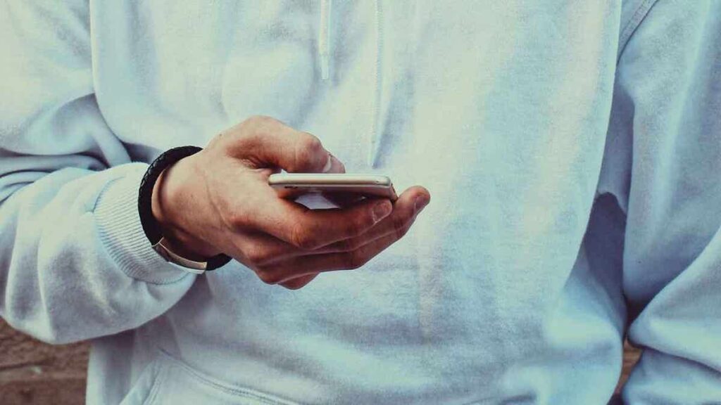 1 got a suspicious bank text heres how to tell if its a scam