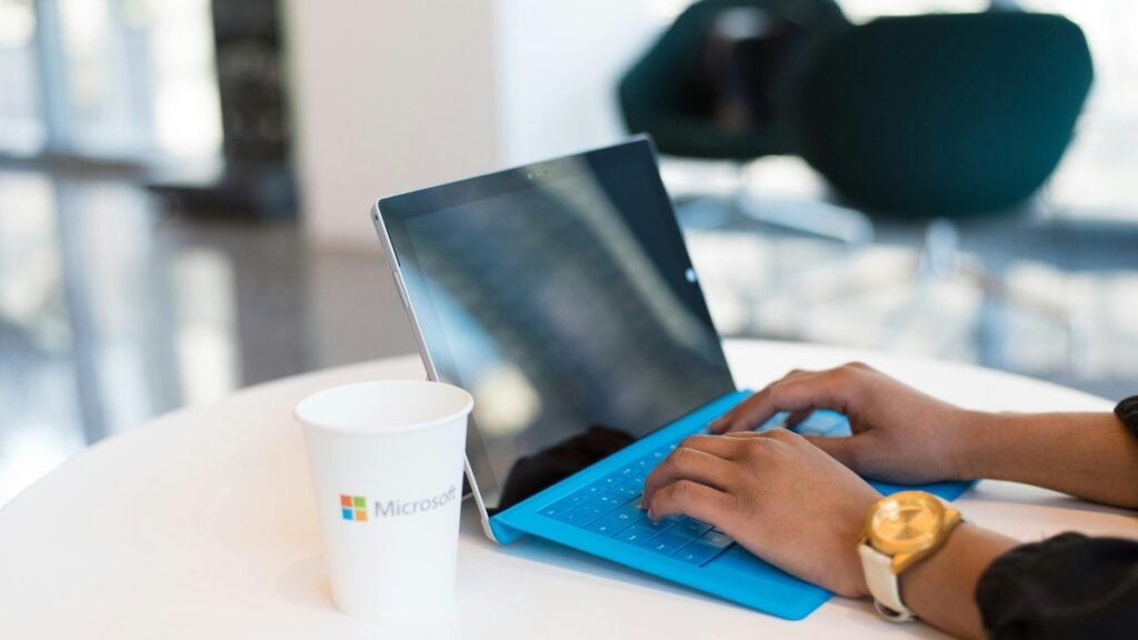 1 how fake microsoft alerts trick you into phishing scams