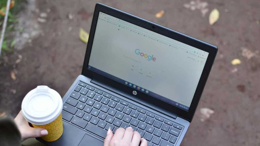 1 malicious browser extensions caught spying on 2 million users intro