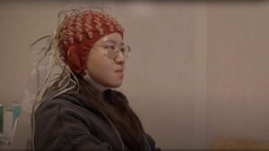 Home 28 1 noninvasive brain tech moves robotic hand with thought