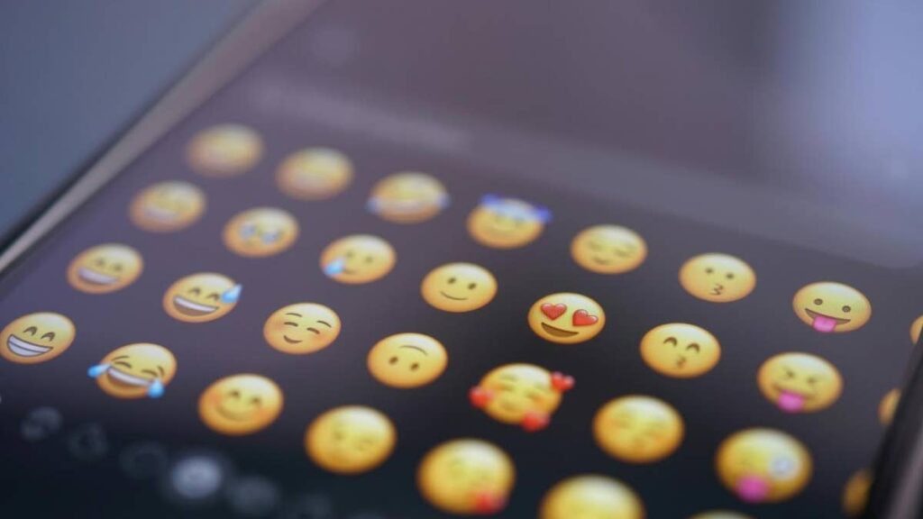 1 want better relationships try adding more emojis to your texts