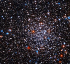 Hubble ESO591 12 1flat FINAL