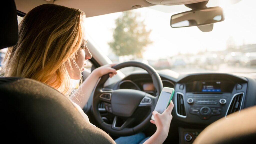 teen cell phone use cars