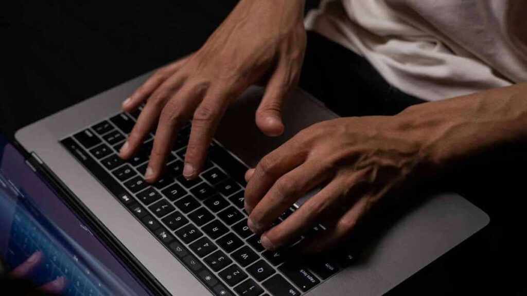 1 how to detect frauds so your not duped on social media intro