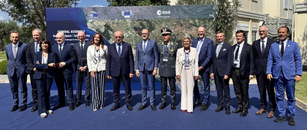 Group photo from General Assembly on Defence Space and Cybersecurity pillars