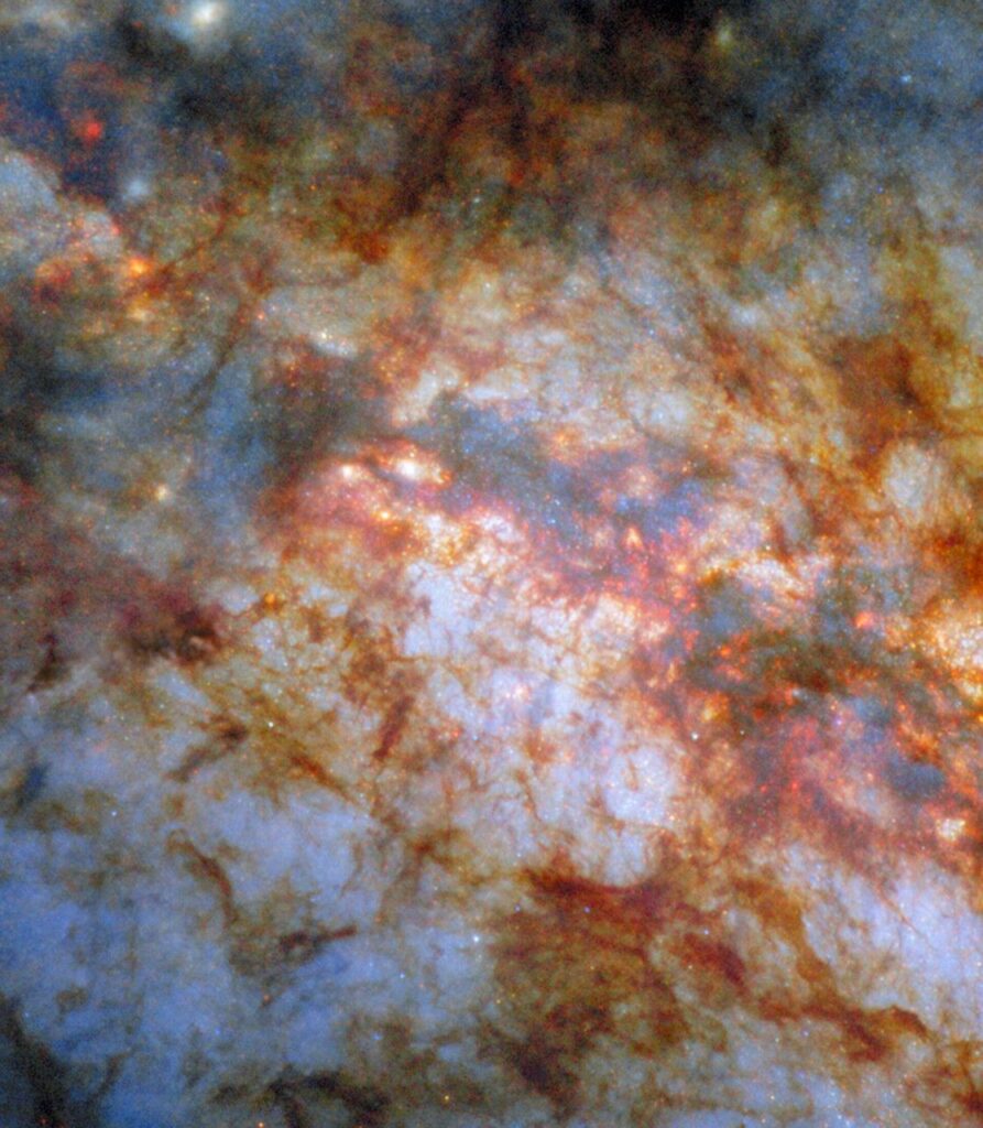 Hubble M82 potw2537a