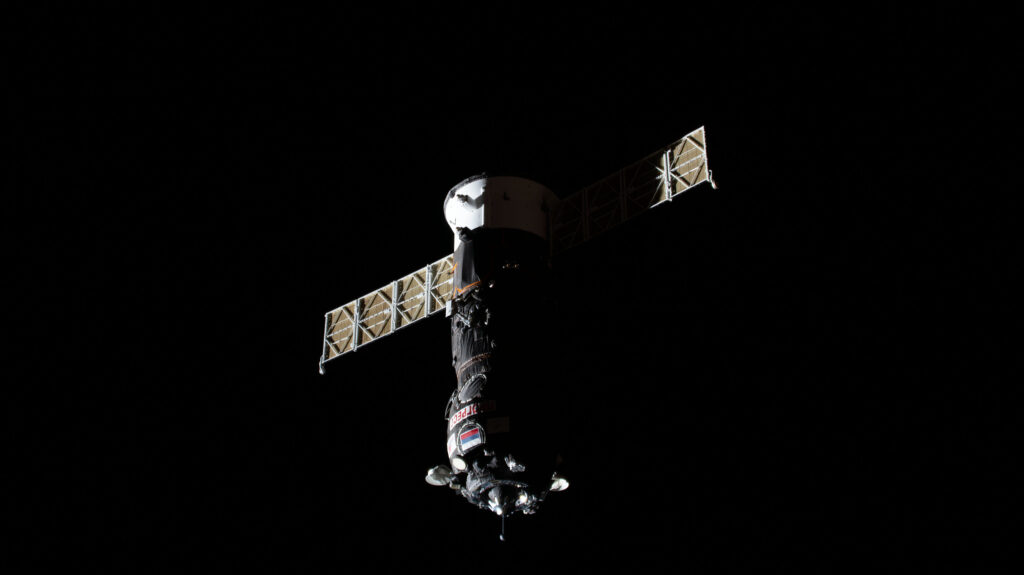 roscosmos progress 92 cargo craft
