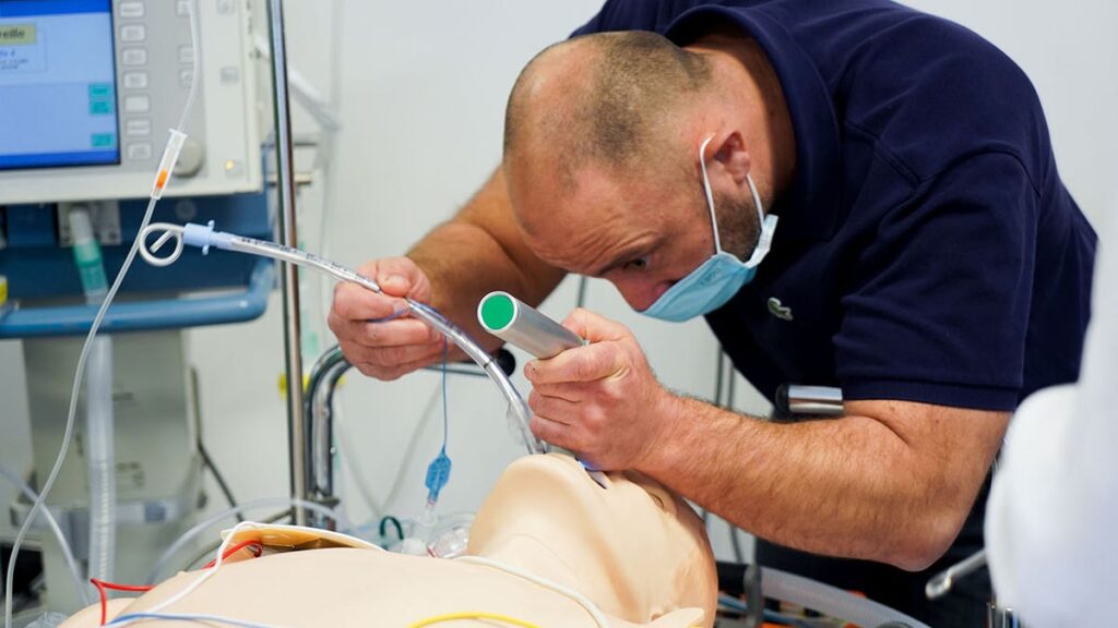 medical intubation training hospital scaled 1