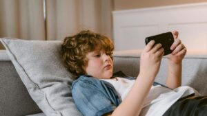 Home 10 2 best ways to give your old iphone a second life