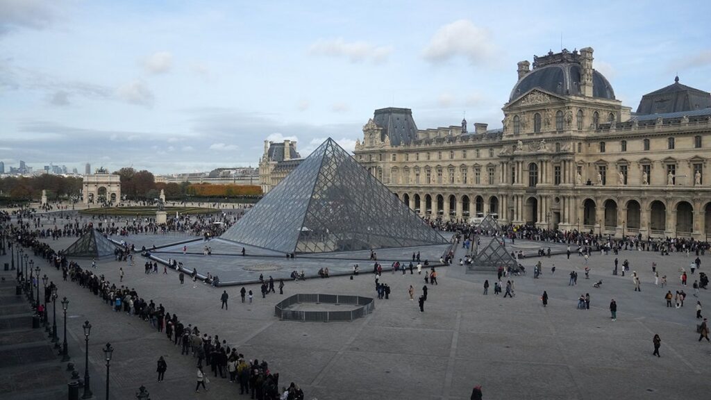 Thieves steal $100M in jewels from Louvre after museum used own name as surveillance password 2 the louvre in paris